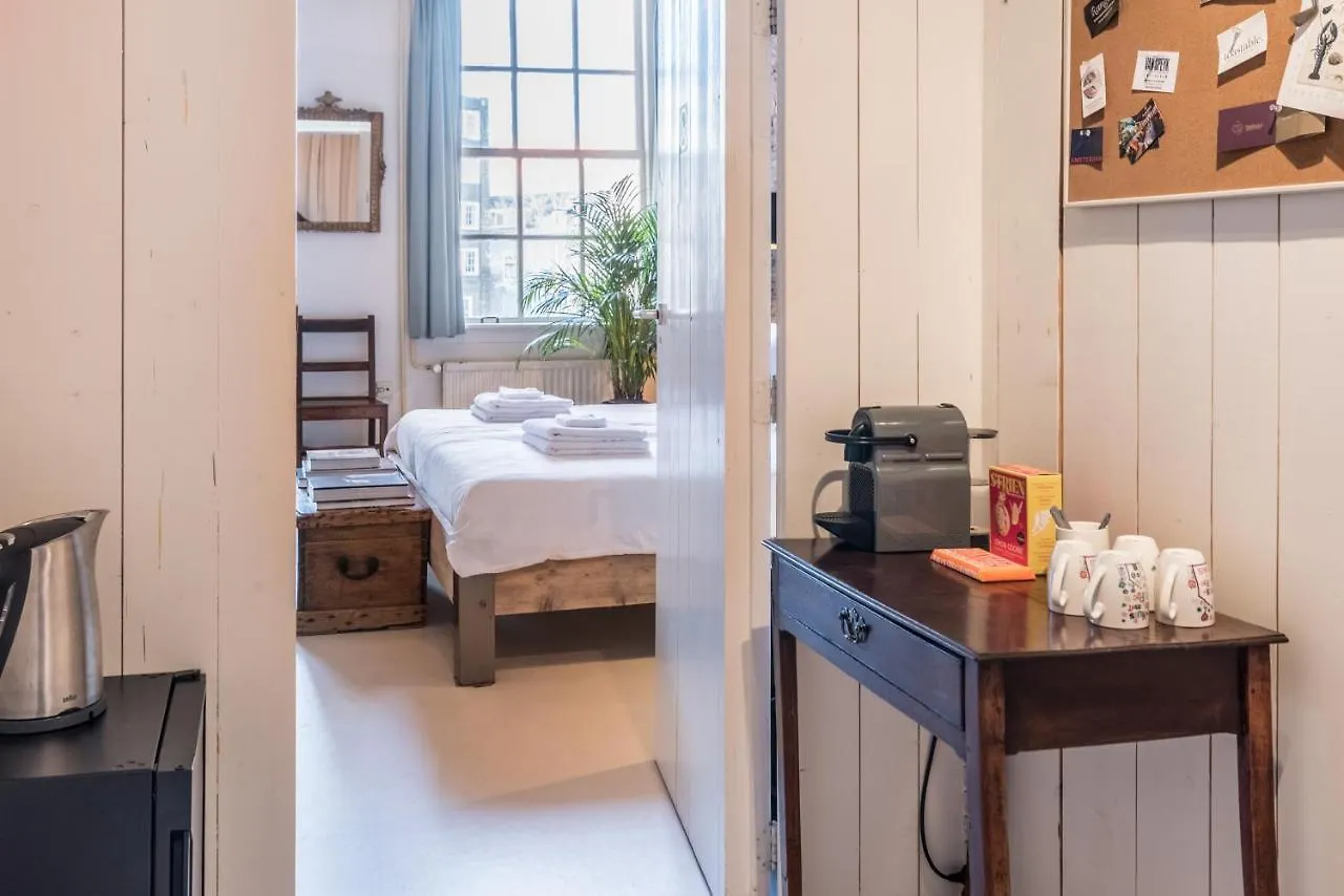 Classy Room 17Th C Canalhouse Amsterdam Gasthof